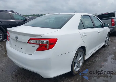 2013 Toyota Camry Se z USA, uszkodzony, nr VIN 4T1BF1FK2DU688843